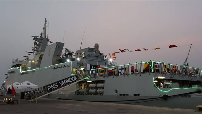 Pakistan Navy Ship YARMOOK made a visit to Port Sultan Qaboos