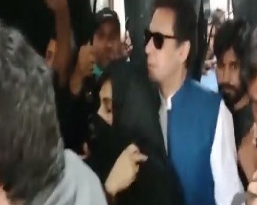 Pakistan: Custody Of Imran Khan, Wife Bushra In Toshakhana Case Extended By 10 Days