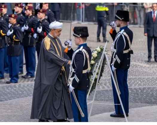 HM The Sultan Visits National Monument In Amsterdam