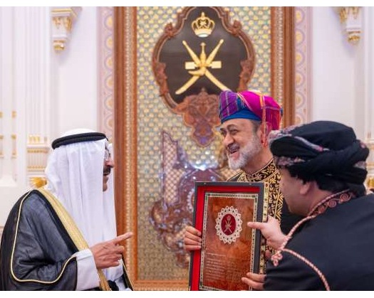 HM The Sultan And Emir Of Kuwait Exchange Orders, Mementos