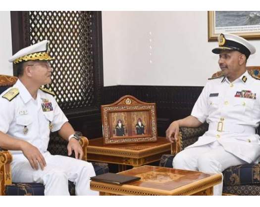 RNO Commander Receives Korean Military Official