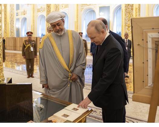 In Pictures: HM The Sultan, Russian President Exchange Commemorative Gifts