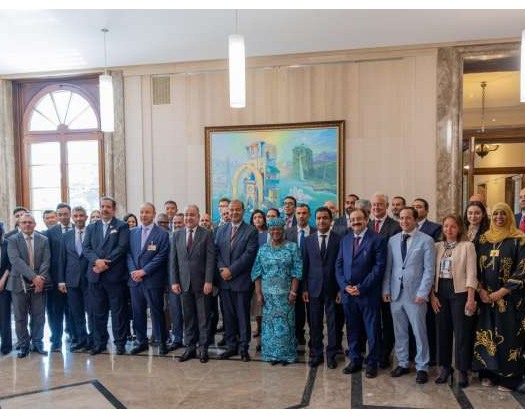 Oman Gifts A Plaque To WTO Commemorating Sayyid Bilarab's Visit