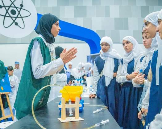 Exciting Scientific Experiments Continue At Oman Science Festival