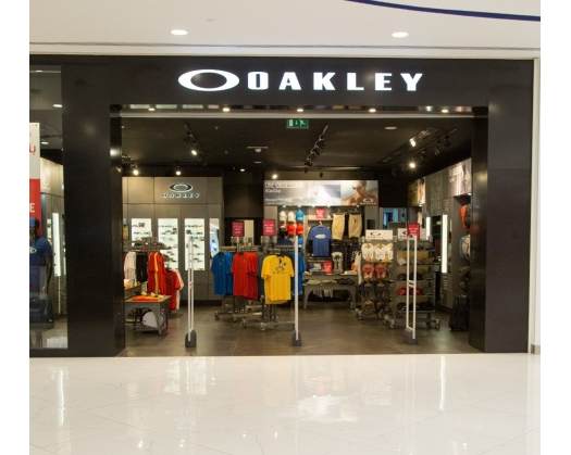 Oakley in Oman: Elevating Your Vision and Style
