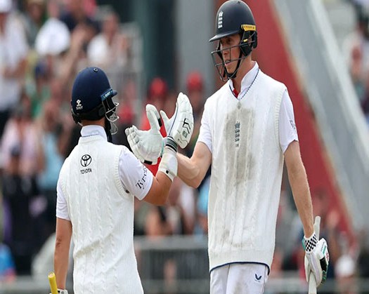 Duckett-Crawley Partnership Helps England Score 225/2 Against India In Manchester Test
