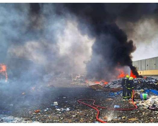 Authority Deals With Fire Incident At Recycling Plant In Al Dakhiliyah