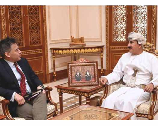 Royal Office Minister Receives UK Military Official