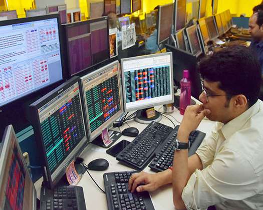 Indian Markets Will Remain Under Pressure Amid Global Rate Cuts: Report