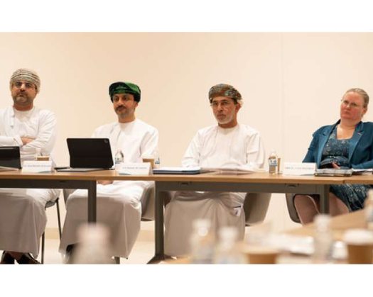 Oman-UK Strategic Consultation Team Holds Meeting