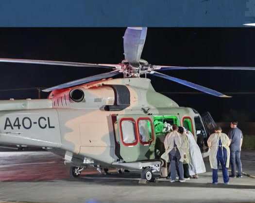 Police Transport Injured Citizens From Haima To Nizwa Hospital